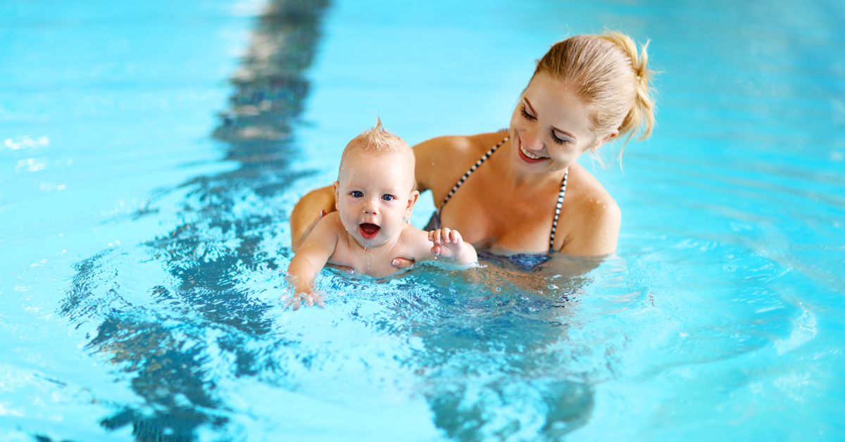 baby svømning på en sikker måde