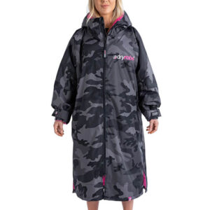 dryrobeÂ® Advance Long Sleeve V3 - Black/Camo/Pink