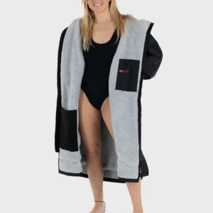 dryrobeÂ® Advance Long Sleeve V3 - Sort/Grå